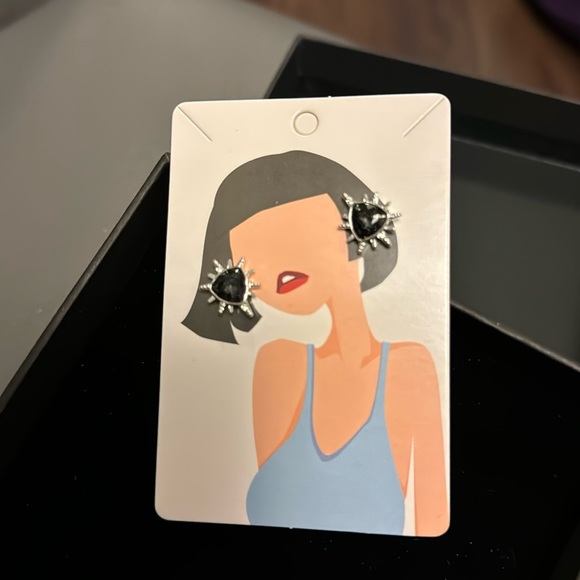 Great Deal Gorgeous Earrings - Picture 1 of 5